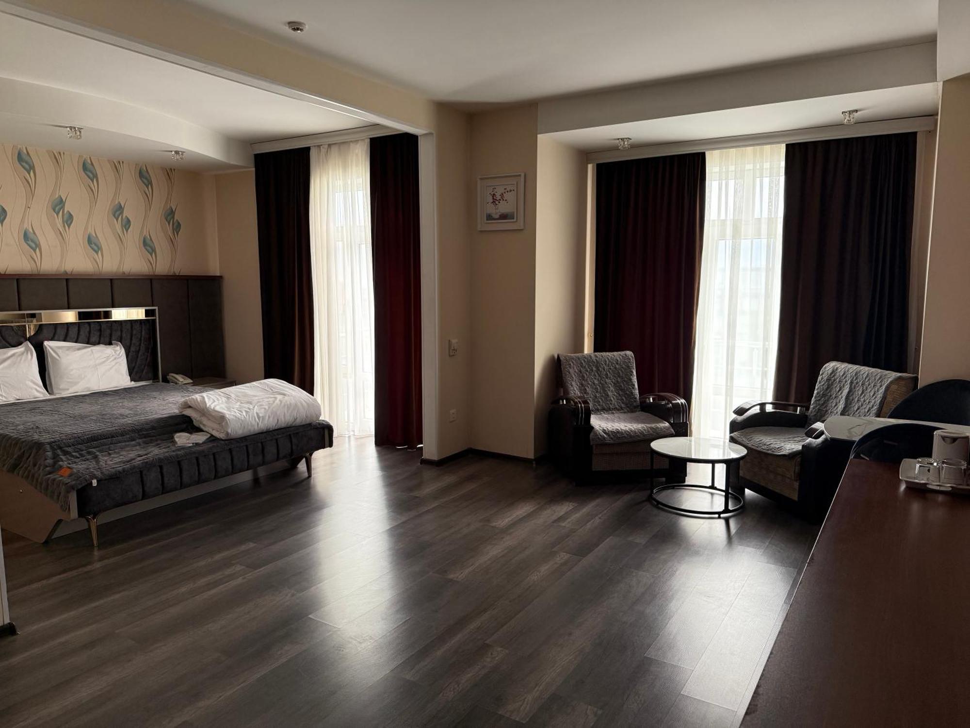 Aef Hotel Baku Eksteriør bilde